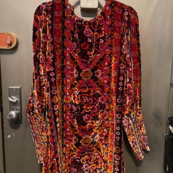 Retro Velvet Shift Puff Sleeve Mini Dress - Picture 10 of 16